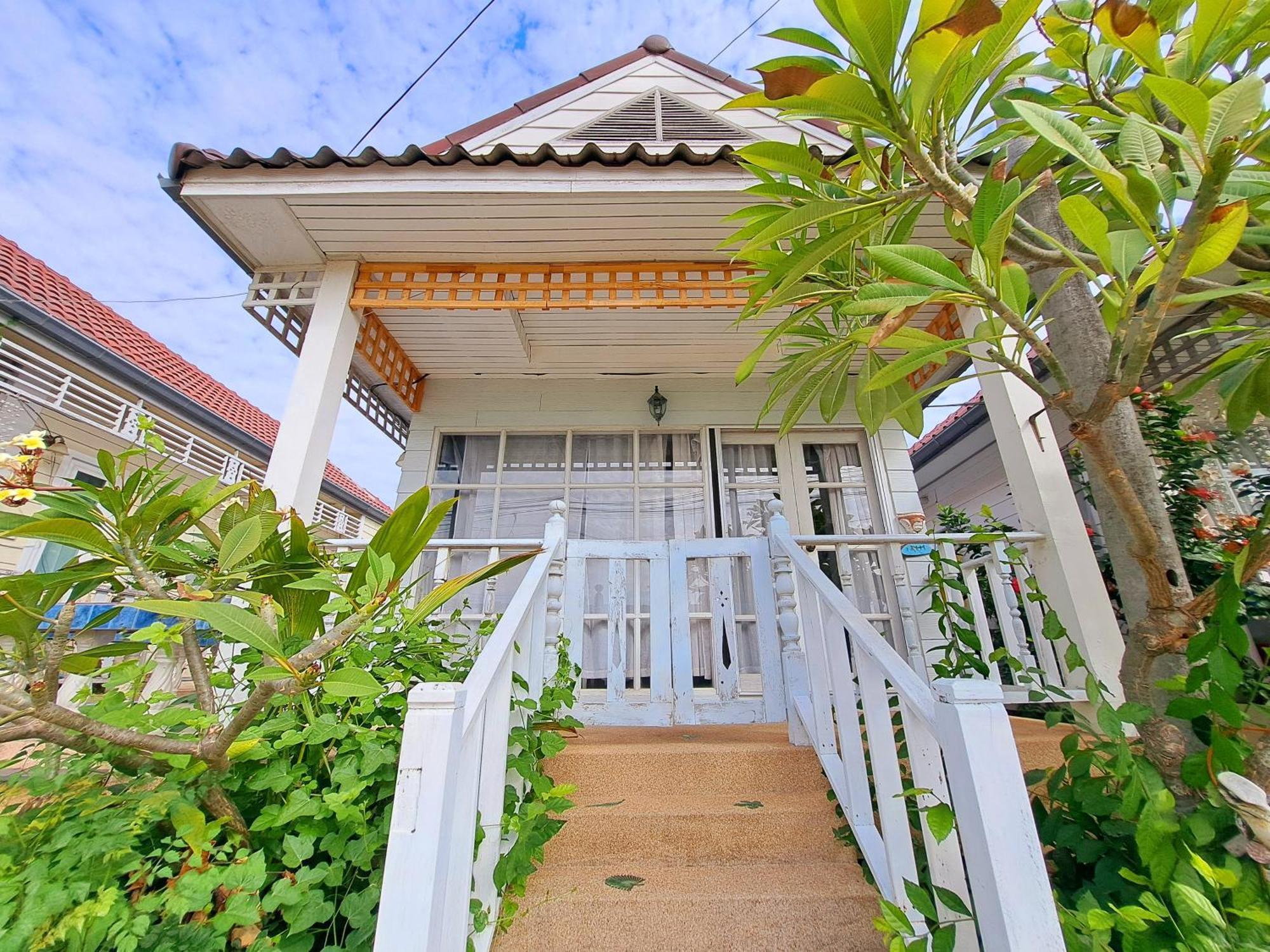 Prathana Garden Beach Resort HHQ Exterior photo