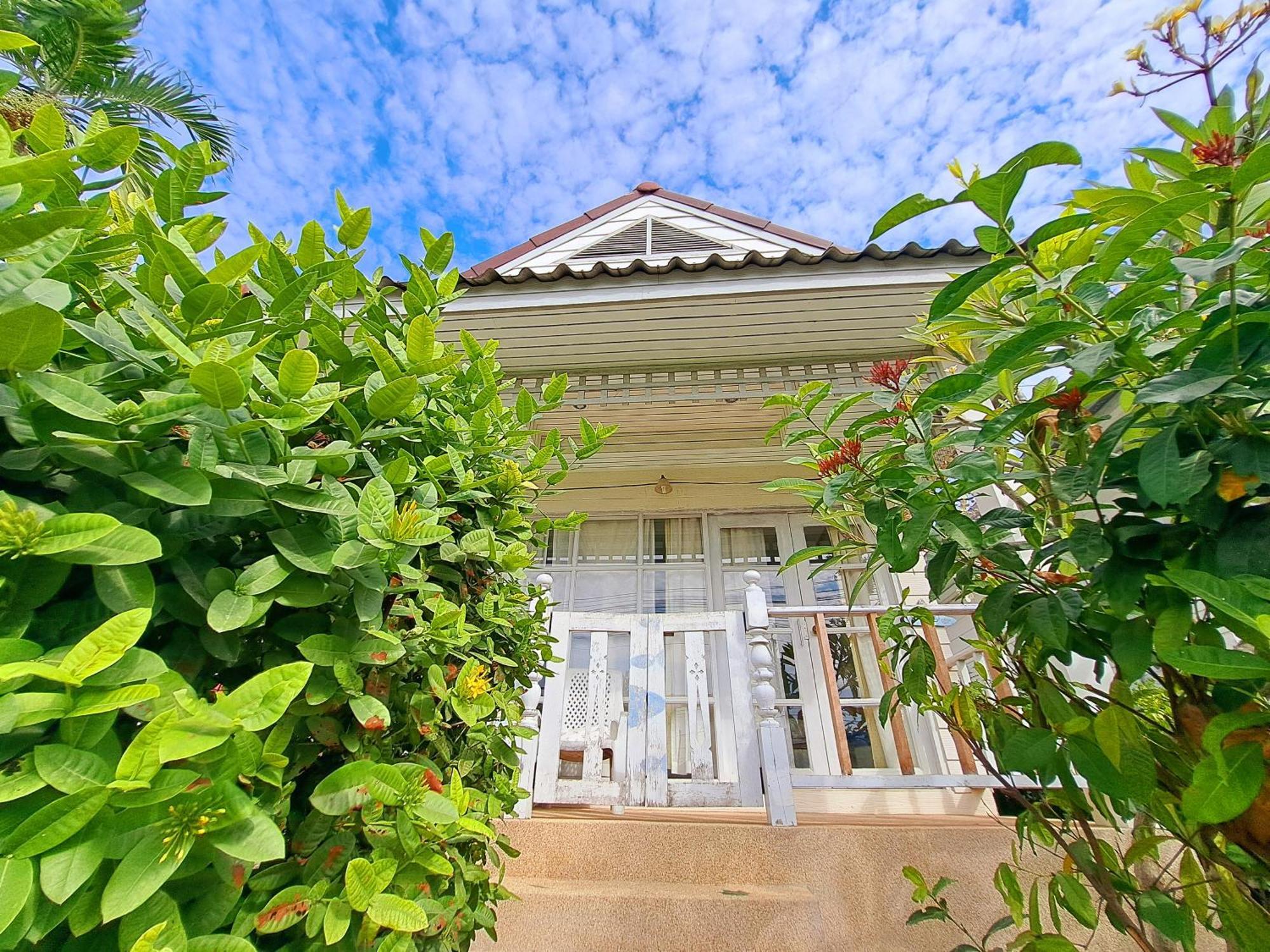 Prathana Garden Beach Resort HHQ Exterior photo